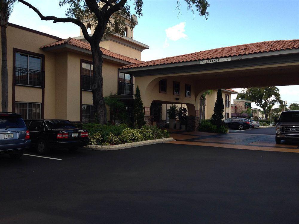 Red Roof Inn Plus & Suites Tampa Exterior photo