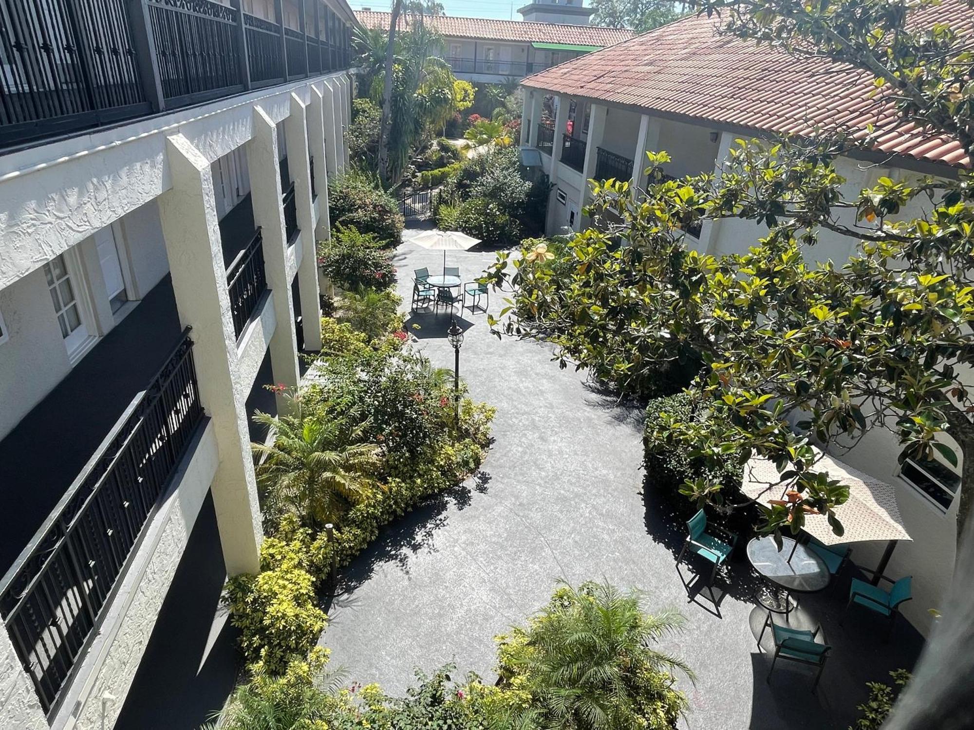 Red Roof Inn Plus & Suites Tampa Exterior photo