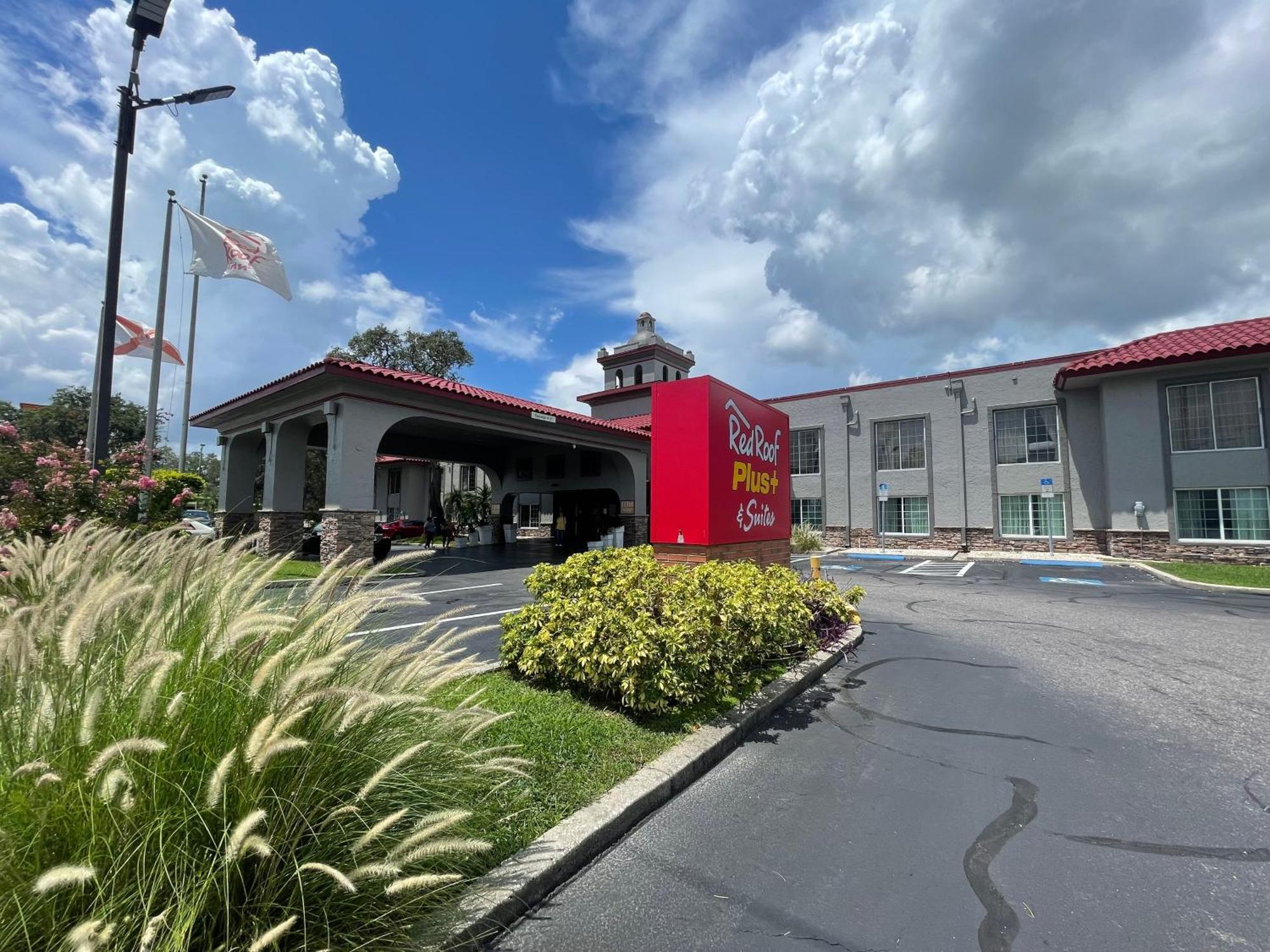 Red Roof Inn Plus & Suites Tampa Exterior photo